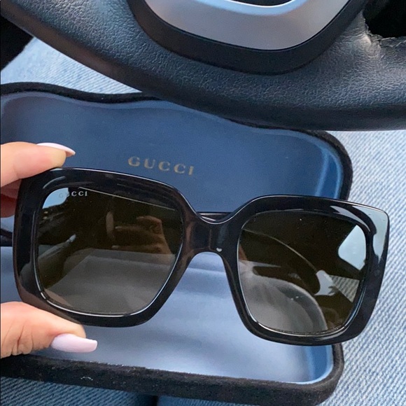 Gucci Sunglasses - Picture 3 of 6